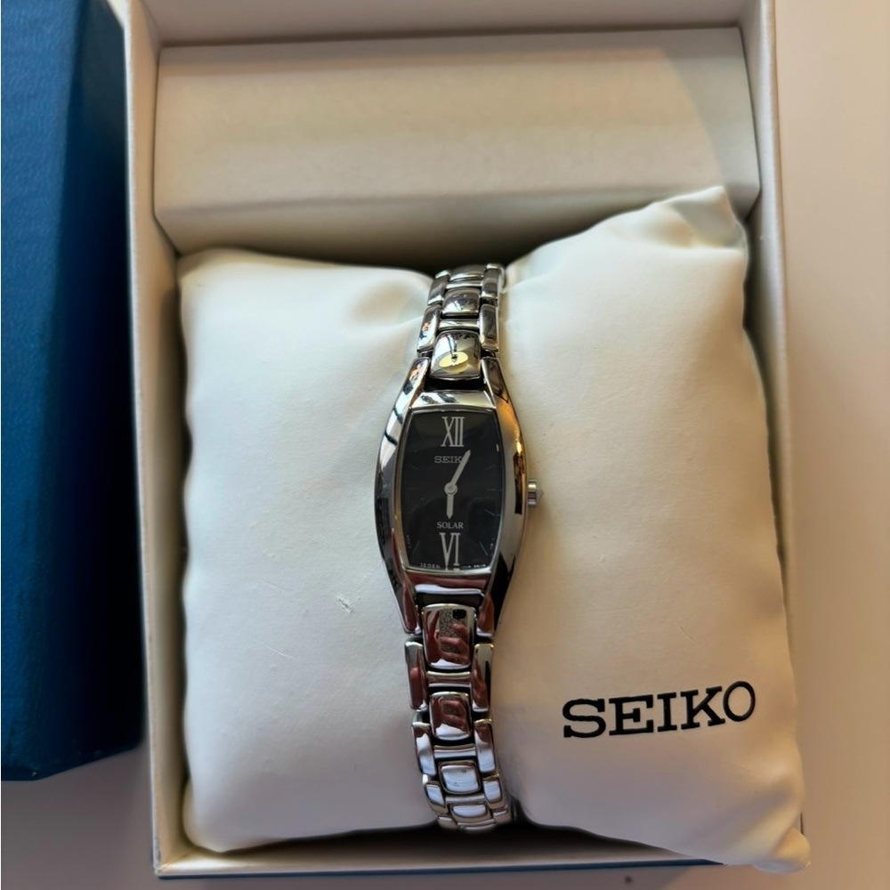 SEIKO
Women's Casual Watch